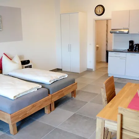 Gaestehaus Brunnerhof - Апарт-отель Айттинг