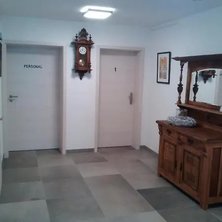 Gaestehaus Brunnerhof - Апарт-отель Айттинг